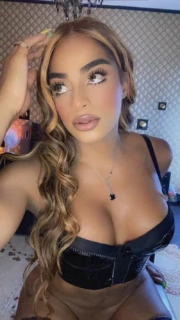 Ts Paola Xxl — 1 / 8