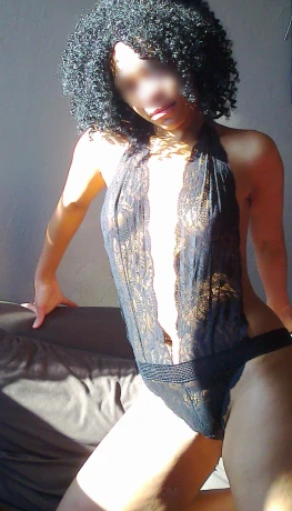 Alessandra — 2 / 3