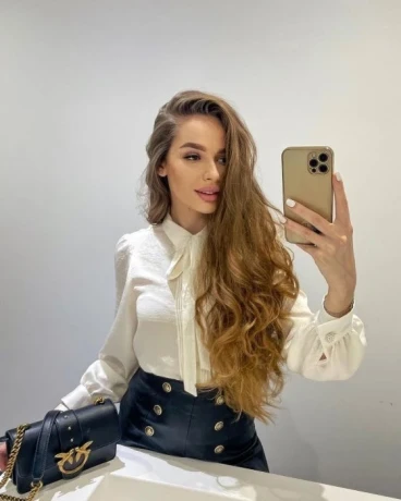 Antonia — 3 / 4
