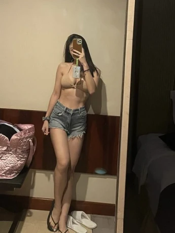 Lucy mit AV — 1 / 3