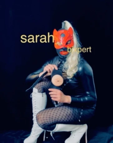 Sissy Sarah — 2 / 3