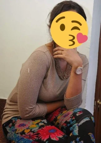 Sarah Baushar — 2 / 3