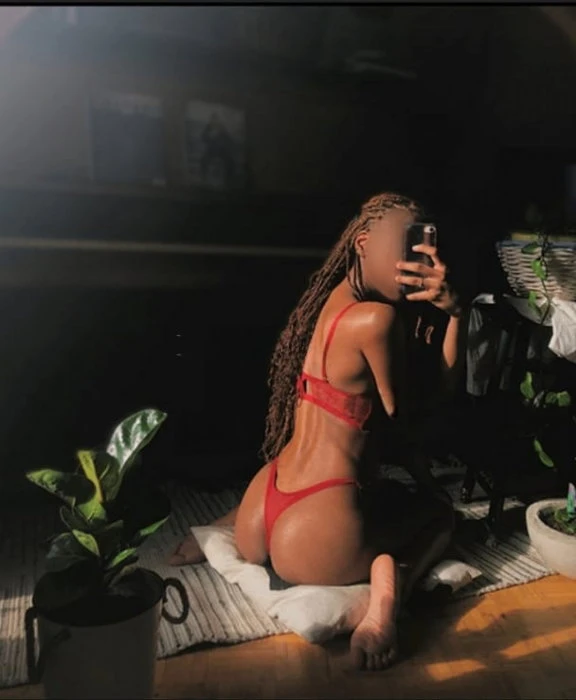 Leslie, Escort, Marrakesh