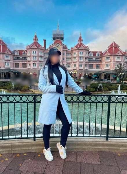 Nicole — 10 / 24