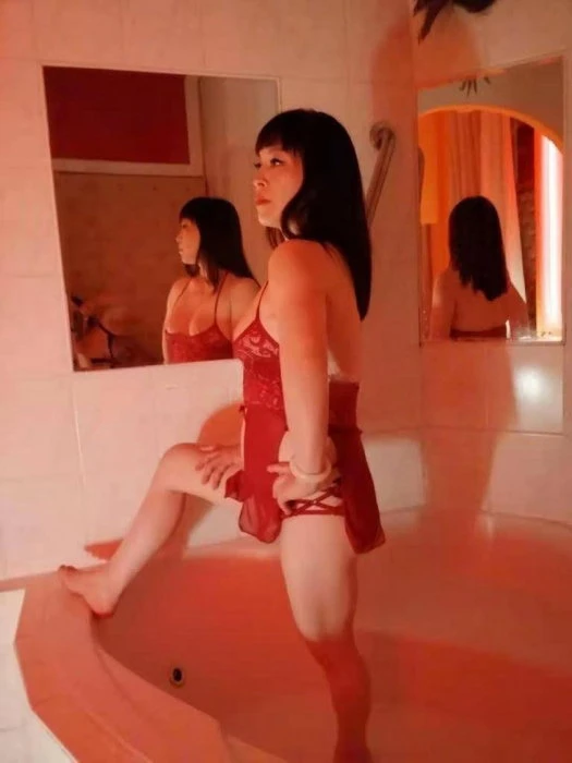 Kiki, Escort, Lustenau