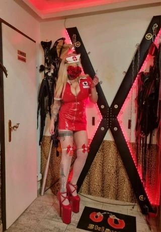 Göttin Lady Sara — 4 / 9