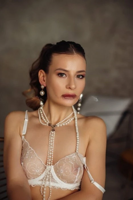 Nadina — 5 / 6