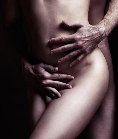 Entspannende Ganzkorpermassage In Angenehmer Atmosphaere — 1 / 5