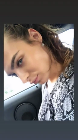 Ts Hannah Deutsch — 1 / 4