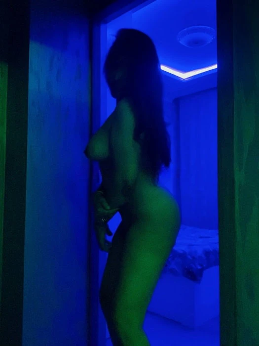 Roxanna — 6 / 7