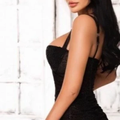 Fleur, Escort, Leiden