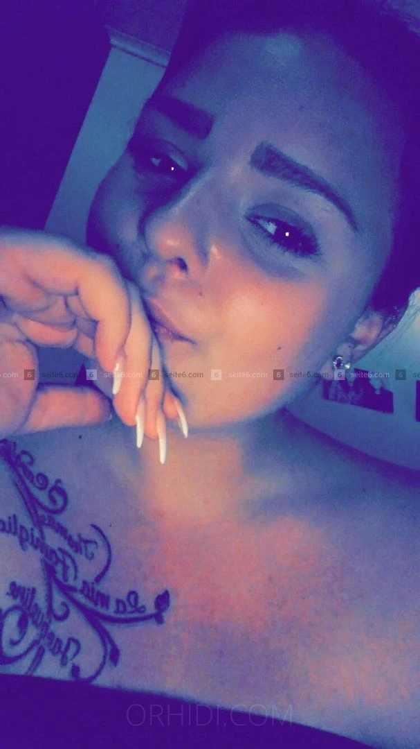 Vanessa — 3 / 7