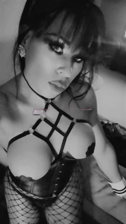 Tayla Lavinsque — 3 / 12