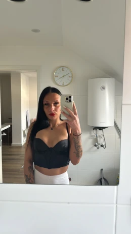 AylinDeluxe — 2 / 3