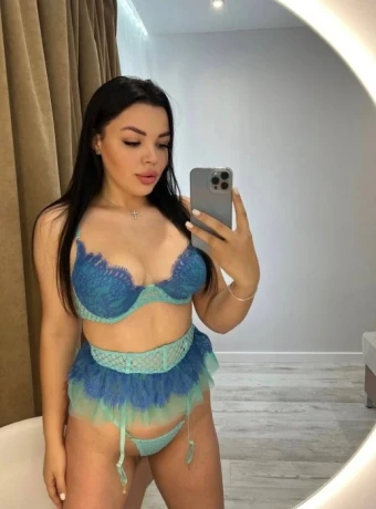 Lauren — 1 / 8