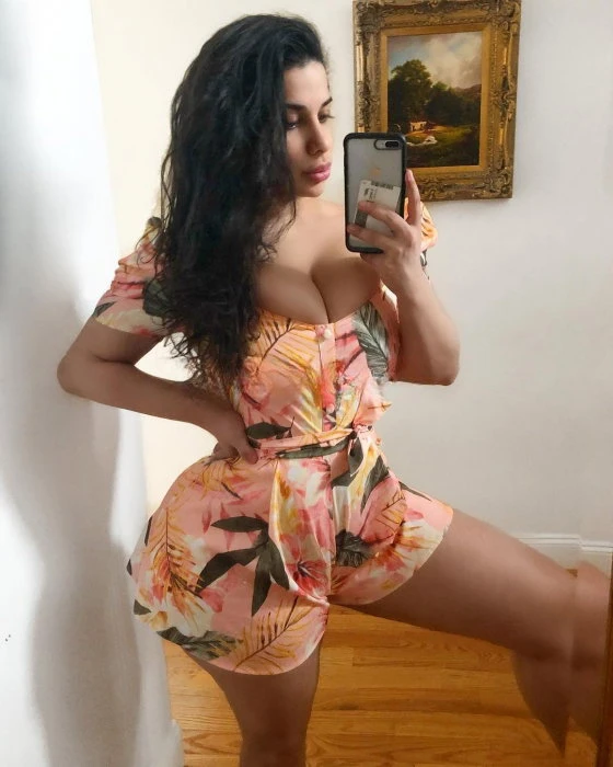Coralie, Escort, Luxembourg
