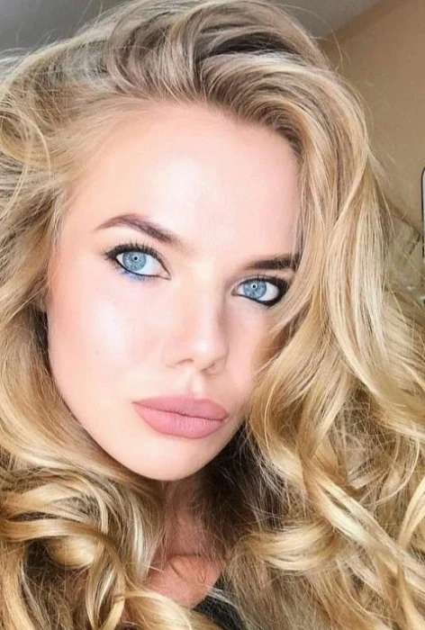Allison Kiss — 4 / 5