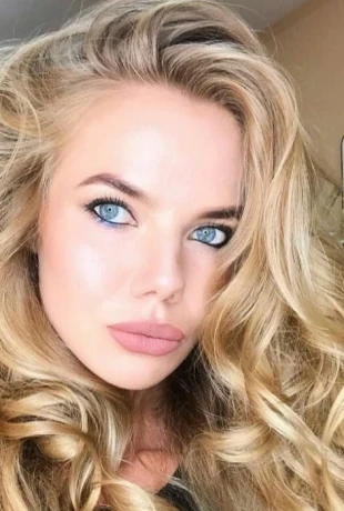 Allison Kiss — 4 / 5