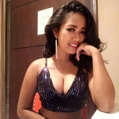 Michelle Swalla, Escort, Kuta
