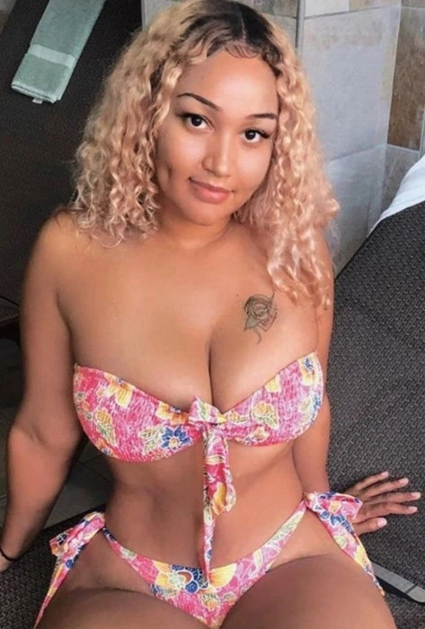 Darla, Escort, Salalah