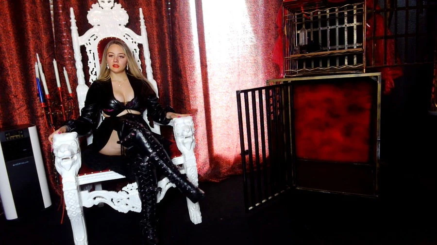 The Black Kingdom Herrin Saskia — 7 / 24