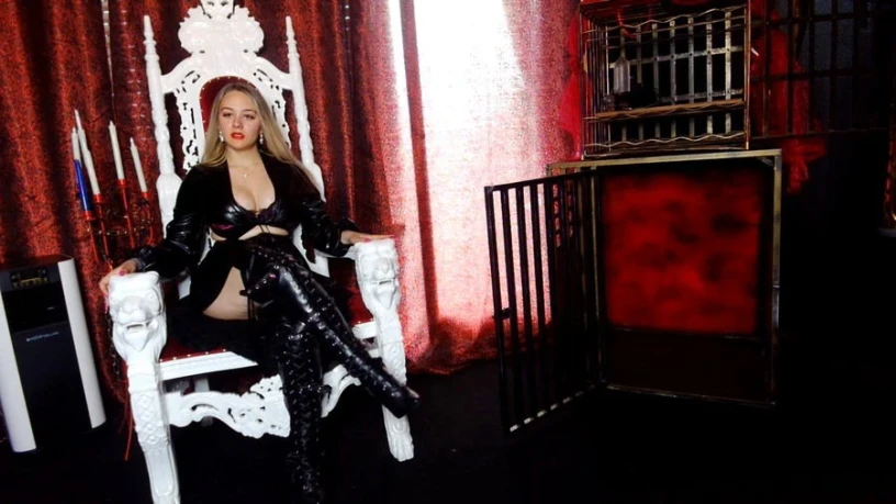 The Black Kingdom Herrin Saskia — 7 / 24