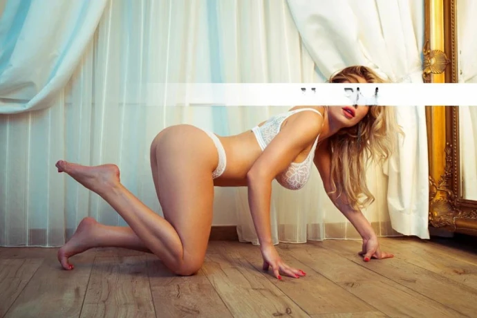 Maya Ricci — 11 / 12