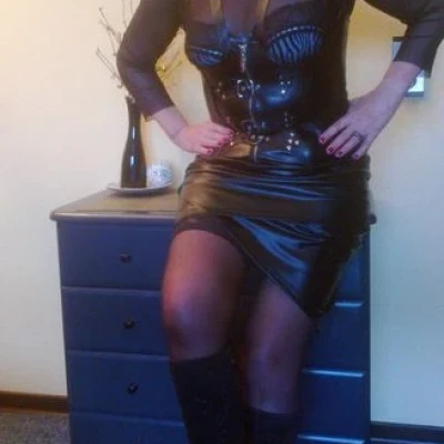 Madame Claudia Diskret, Escort, Koln