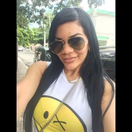 NICOLE AUS SPANIEN  IM HORNECKER WEG 18 — 2 / 3