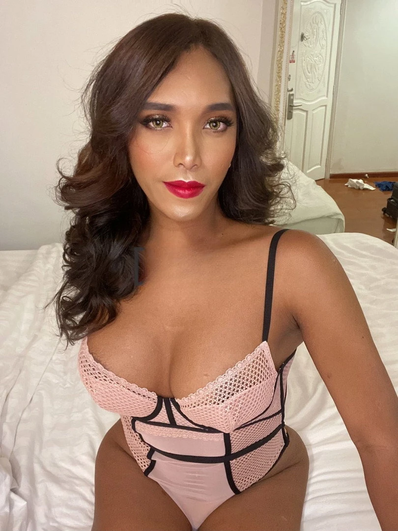 Riri Marie — 2 / 5