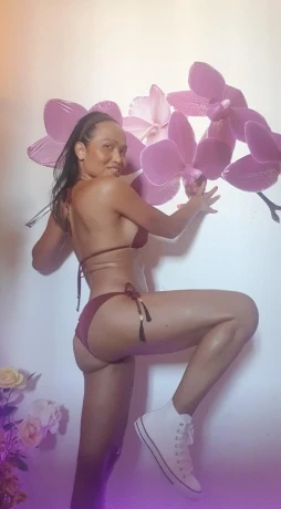 Ag Asia Thai Ts Donna — 4 / 5