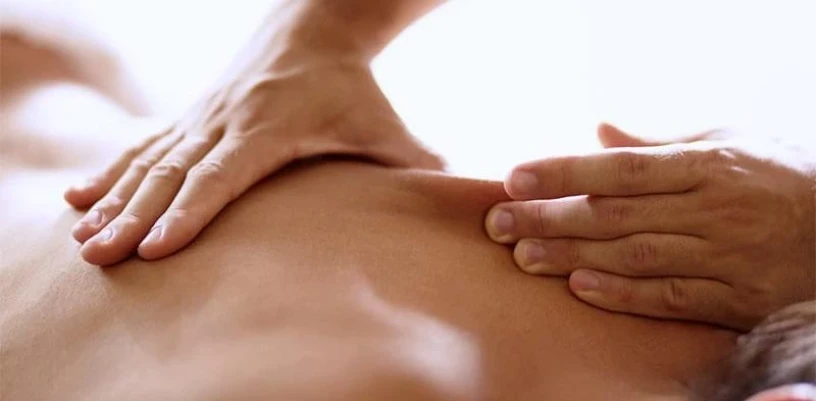 Izza Verschiedenen Arten Von Massagen In Schaffhausen — 2 / 5