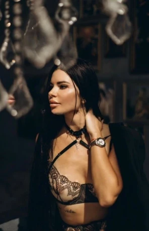 Gia — 2 / 5