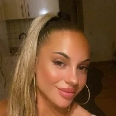 Cherry, Escort, Koln