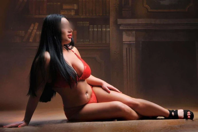 Turkisches Busenwunder Aylin — 3 / 8