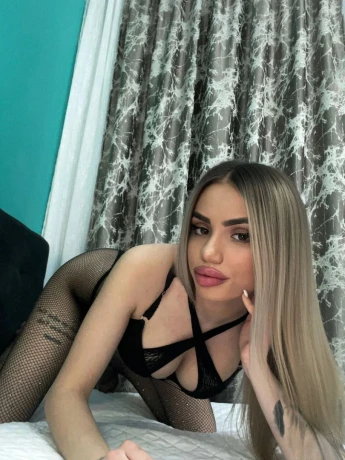 Party Girl — 3 / 4