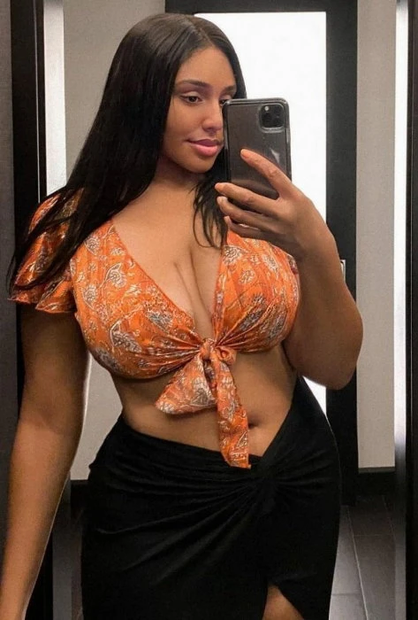 Anna, Escort, Salalah