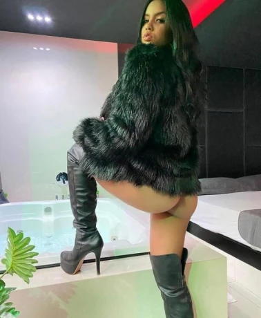 Lorena Scarlet — 6 / 12