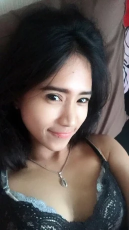 Davina Kirana — 4 / 5