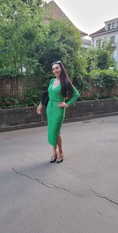 Traumhafte Schweizerin — 2 / 3