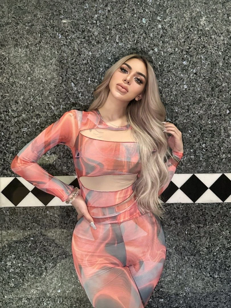 Luna Satisfaction, Escort, Dubai