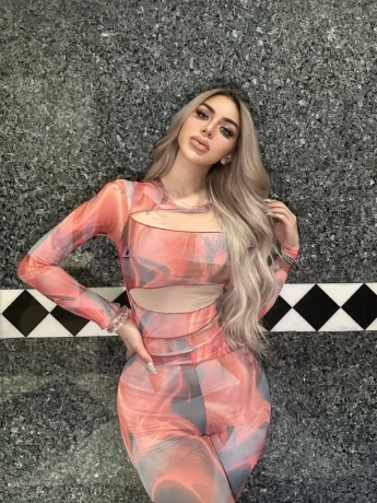 Luna Satisfaction — 1 / 11