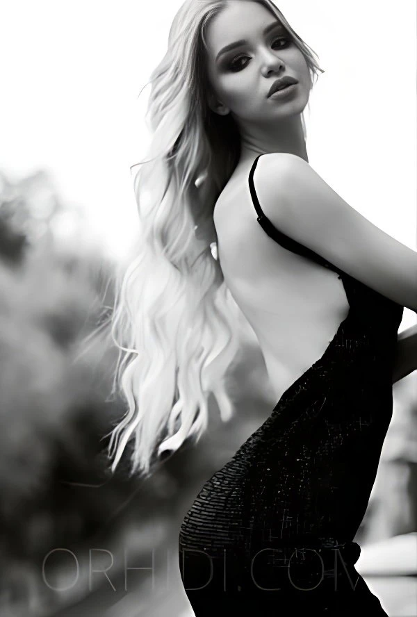 Shiri, Escort, Istanbul