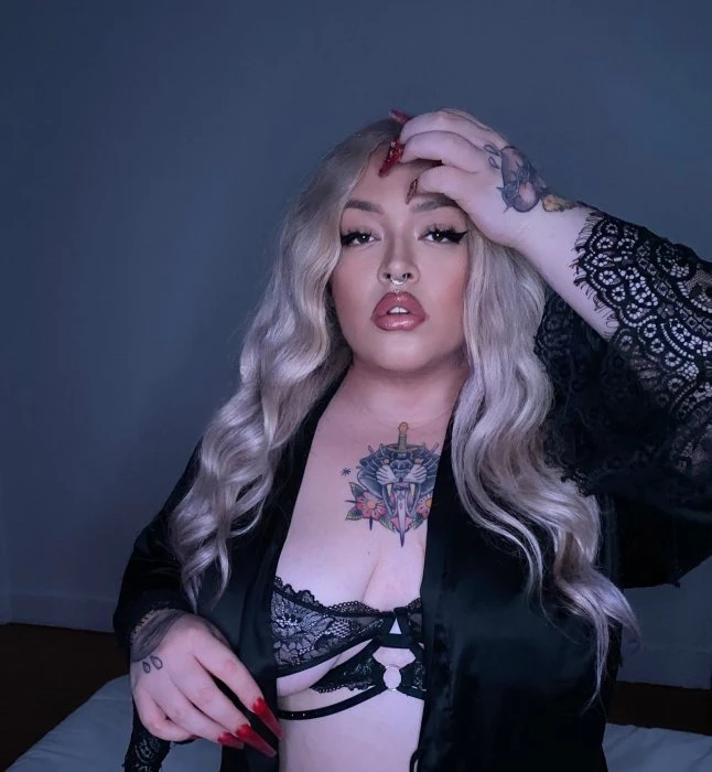 Anya — 4 / 7