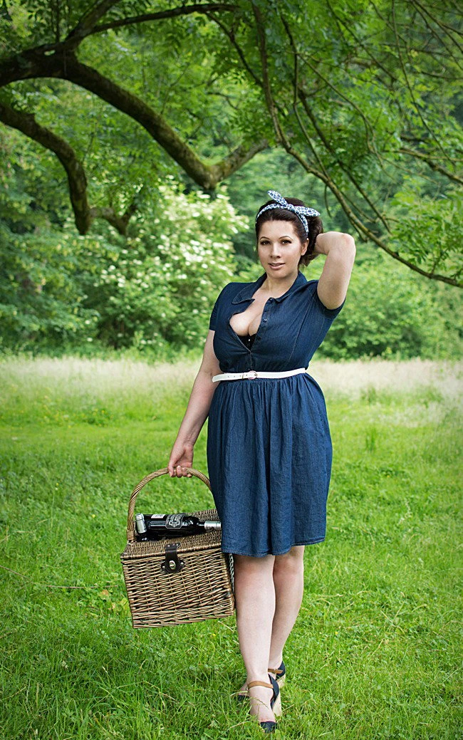 Nela Elektra Russland — 2 / 3