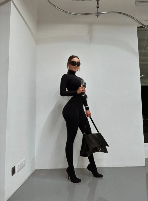 Kristina — 3 / 14