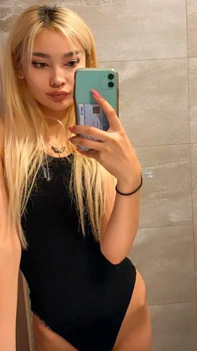 Olya — 2 / 3