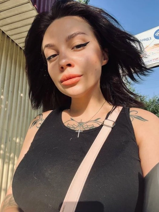 Lena — 4 / 8