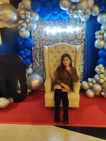 curvy asha — 2 / 4