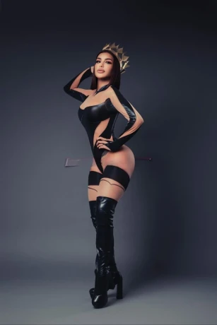 Karlita Real — 9 / 12